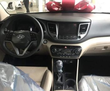 Hyundai Tucson 2.0 AT 2018 - Hyundai Tây Hồ bán Hyundai Tucson 2.0 AT sản xuất 2018, màu trắng, 765tr