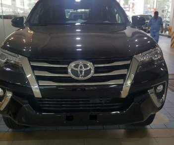 Toyota Fortuner  4x4AT 2018 - Bán xe Toyota Fortuner 4x4AT năm 2018, màu đen, nhập khẩu