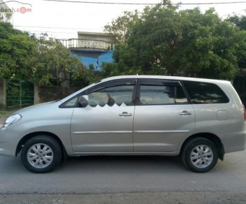 Toyota Innova 2.0G 2010 - Bán Toyota Innova 2.0G đời 2010, màu bạc, giá tốt