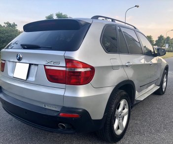 BMW X5 4.8AT 2007 - Cần bán gấp BMW X5 2007, số tự động màu bạc sang trọng