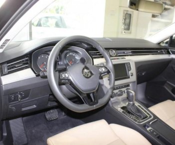 Volkswagen Passat 1.8 Bluemotion 2017 - Bán Volkswagen Passat 1.8 Bluemotion 2017, màu xám, nhập khẩu