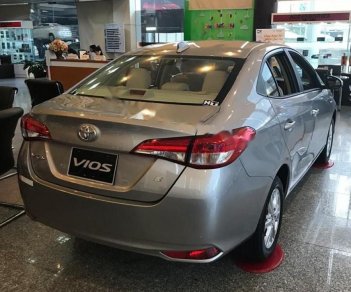 Toyota Vios 1.5E MT 2018 - Cần bán xe Toyota Vios 1.5E MT đời 2018, màu bạc, giá 516tr