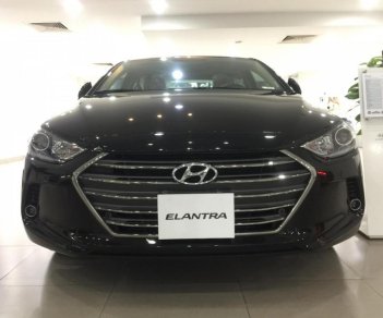 Hyundai Elantra  1.6 MT 2018 - Hyundai Elantra số sàn màu đen xe giao ngay, giá tốt, hỗ trợ vay NH. LH: 0903175312