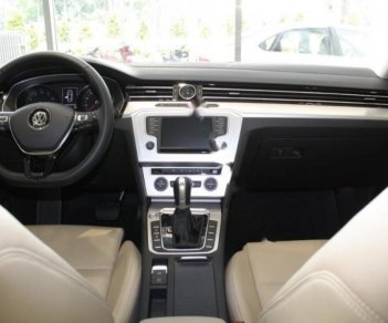 Volkswagen Passat 1.8 Bluemotion 2017 - Bán Volkswagen Passat 1.8 Bluemotion 2017, màu xám, nhập khẩu