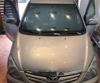 Toyota Innova G 2010 - Bán Toyota Innova G sản xuất 2010, màu vàng số sàn