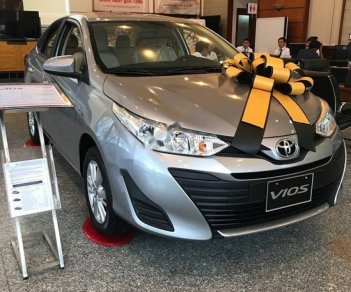 Toyota Vios 1.5E MT 2018 - Cần bán xe Toyota Vios 1.5E MT đời 2018, màu bạc, giá 516tr