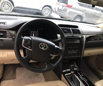 Toyota Camry 2.0E 2018 - Bán Toyota Camry 2.0E đời 2018, màu nâu vàng, Form mới, chạy siêu lướt, giá thương lượng