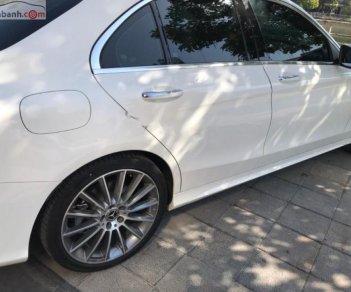 Mercedes-Benz C class C300 AMG 2018 - Cần bán xe Mercedes C300 AMG đời 2018, màu trắng giá tốt