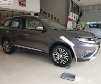 Mitsubishi Outlander 2.0 CVT 2018 - Bán xe Mitsubishi Outlander 2.0 CVT 2018, màu nâu giá cạnh tranh