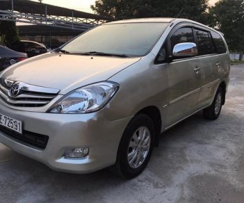 Toyota Innova G 2010 - Bán xe Toyota Innova G sản xuất 2010, màu bạc, số sàn