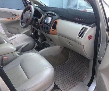 Toyota Innova G 2010 - Bán xe Toyota Innova G sản xuất 2010, màu bạc, số sàn