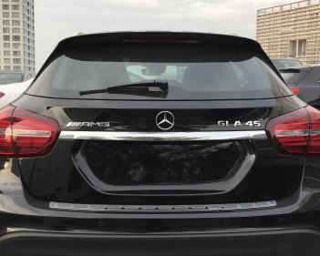 Mercedes-Benz GLA-Class  2.0 Turbo AT  2018 - Cần bán Mercedes 2.0 Turbo AT đời 2018, màu đen