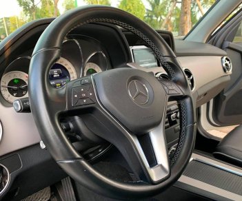 Mercedes-Benz GLK Class GLK 250 AMG 2014 - Cần bán Mercedes AMG sản xuất năm 2014, màu trắng, xe nhập