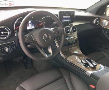 Mercedes-Benz GLC-Class GLC250 4Matic 2018 - Bán Mercedes GLC250 4Matic năm sản xuất 2018, màu trắng