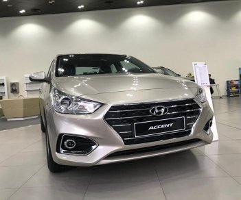 Hyundai Accent 2018 - Accent số sàn màu vàng be, xe có sẵn giao ngay, hỗ trợ thủ tục vào Grab