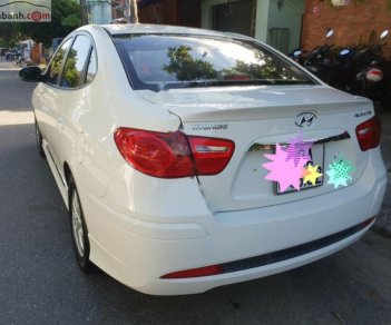 Hyundai Avante 1.6MT 2015 - Bán gấp xe Hyundai Avante 1.6MT năm sản xuất 2015, màu trắng 