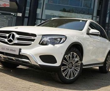 Mercedes-Benz GLC-Class GLC250 4Matic 2018 - Bán Mercedes GLC250 4Matic năm sản xuất 2018, màu trắng