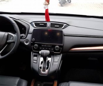 Honda CR V 2018 - Gia đình cần bán Honda CRV, sx 5/2018, dòng xe 7 chỗ, màu bạc