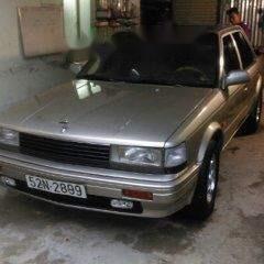 Nissan Bluebird MT 1989 - Cần bán gấp Nissan Bluebird MT đời 1989, xe nhập, máy êm