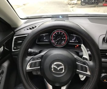 Mazda 3 2.0AT  2016 - Bán Mazda 3 2.0AT ĐK T11/2016 màu trắng, xe đẹp như mới