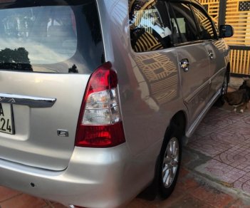 Toyota Innova 2.0E 2013 - Bán xe Toyota Innova 2.0E năm sản xuất 2013, màu bạc