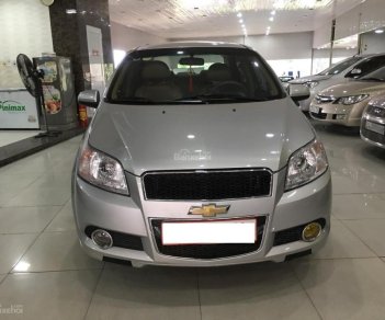 Chevrolet Aveo 2017 - Cần bán gấp Chevrolet Aveo đời 2017, màu bạc, số sàn 