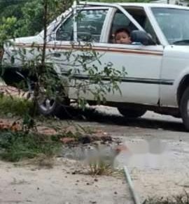 Toyota Corolla 1988 - Bán Toyota Corolla 1988, màu trắng, máy móc êm