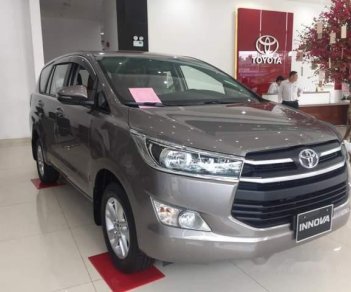 Toyota Innova 2018 - Bán Toyota Innova năm sản xuất 2018, màu xám giá cạnh tranh