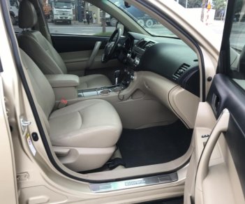 Toyota Highlander SE 2011 - Bán Toyota Highlander bản SE, cửa nóc, cốp hít, sx 2011 giá 1 tỷ 256 triệu, liên hệ 0337398448