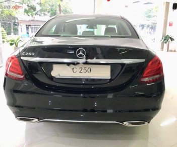 Mercedes-Benz C class C250 Exclusive 2018 - Cần bán xe Mercedes C250 Exclusive sản xuất 2018, màu đen