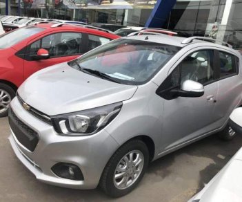 Chevrolet Spark Duo  2015 - Cần bán Chevrolet Spark năm sản xuất 2015, màu bạc, giá tốt