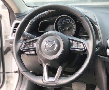 Mazda 3 1.5AT  2017 - Bán Mazda 3 1.5AT FL 2017 sedan trắng