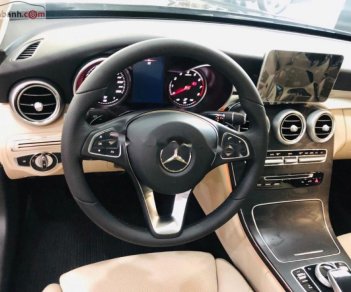 Mercedes-Benz C class C200 2018 - Cần bán Mercedes C200 năm sản xuất 2018, màu đen