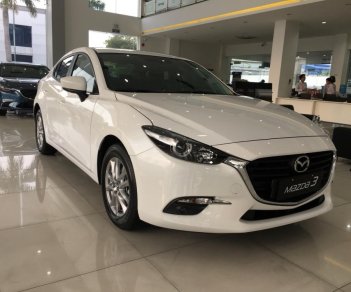 Mazda 3 2018 - Bán xe Mazda 3 1.5 mới 100%, đủ màu, có xe giao ngay, chỉ cần đưa trước 190Tr là có xe tại Bình Dương