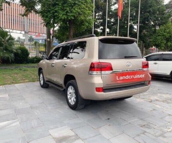 Toyota Land Cruiser VX4.6 2016 - Bán xe Toyota Land Cruiser VX4.6 2017, màu vàng, nhập khẩu