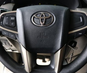 Toyota Innova E 2.0MT 2016 - Bán ô tô Toyota Innova 2.0MT 2016, màu trắng, giá chỉ 688 triệu