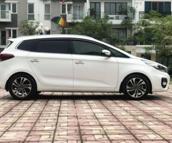 Kia Rondo 2.0 GAT 2017 - Bán ô tô Kia Rondo 2.0 GAT đời 2017, màu trắng, giá tốt