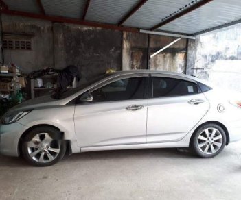 Hyundai Accent  AT 2011 - Cần bán Hyundai Accent AT đời 2011, màu bạc, xe đẹp