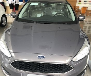 Ford Focus 2018 - Cần bán Ford Focus đời 2018, màu trắng, giá tốt