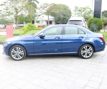 Mercedes-Benz C class C250 Exclusive 2017 - Bán Mercedes C250 Exclusive ĐK 2018 xanh tỉ phú, hộp số 9 cấp, gọi 0934299669