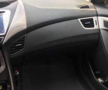 Hyundai Elantra  1.8MT 2013 - Cần bán gấp Hyundai Elantra 1.8MT sản xuất 2013, màu bạc, nhập khẩu nguyên chiếc