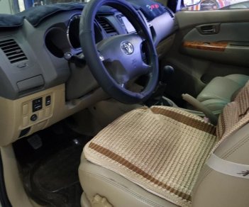 Toyota Fortuner 2.5G 2009 - Cần bán gấp Toyota Fortuner 2.5G đời 2009, màu bạc số sàn