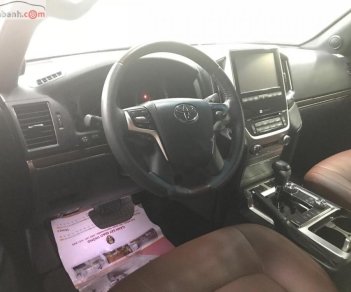 Toyota Land Cruiser 5.7 V8 2015 - Cần bán xe Toyota Land Cruiser 5.7 V8 2015, màu đen, xe nhập như mới