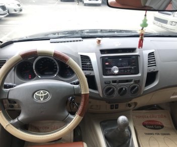 Toyota Fortuner 2011 - Cần bán xe Toyota Fortuner đời 2018, màu đen