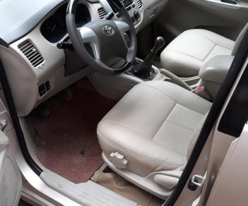 Toyota Innova 2014 - Bán Toyota Innova đời 2014, màu vàng, giá tốt