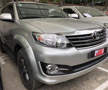 Toyota Fortuner 2.7V 2015 - Fortuner máy xăng, số tự, màu bạc, xe gia đi lướt 31.000km