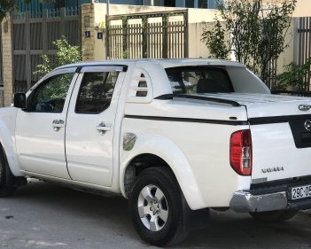 Nissan Navara  2.5 MT  2011 - Cần bán Nissan Navara 2.5 MT đời 2011, màu trắng 
