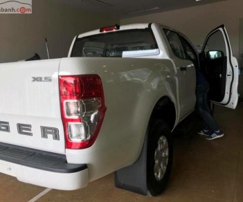 Ford Ranger XLS 2.2L 4x2 AT 2018 - Cần bán Ford Ranger XLS 2.2L 4x2 AT năm 2018, màu đen, nhập khẩu nguyên chiếc, giá chỉ 650 triệu