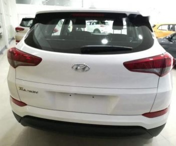 Hyundai Tucson  2.0 2018 - Bán Hyundai Tucson 2.0 sản xuất năm 2018, màu trắng giá cạnh tranh