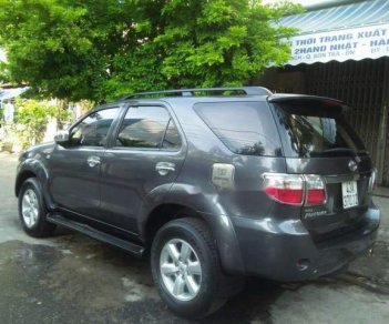 Toyota Fortuner AT 2011 - Cần bán Toyota Fortuner AT đời 2011, màu xám, 2 cầu